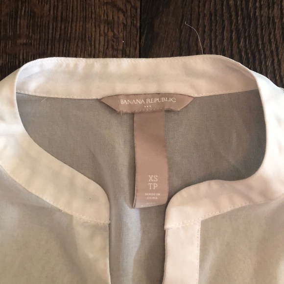 Banana Republic Sheer Blouse - Picture 4 of 4